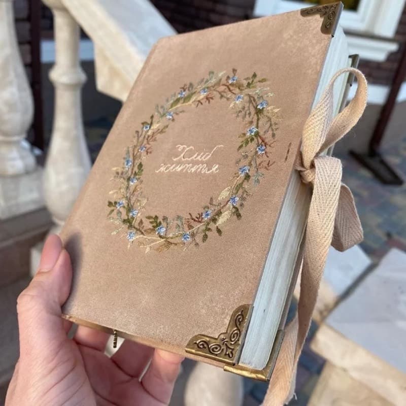Paper embroidery example